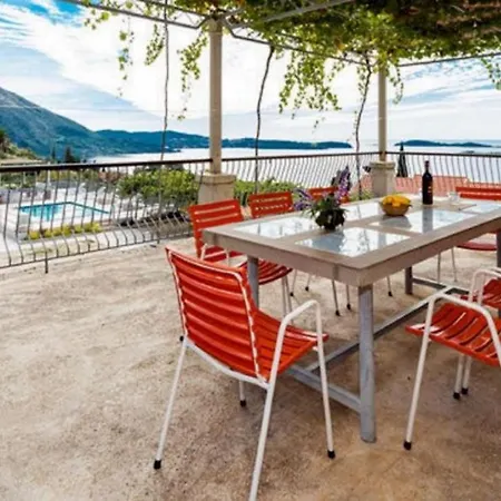 Klis - Three-bedroom With Terrace Apartment Mlini