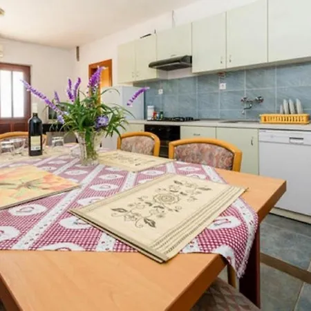 Klis - Three-bedroom With Terrace Apartment