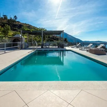 Apartment Klis - Three-bedroom With Terrace Mlini